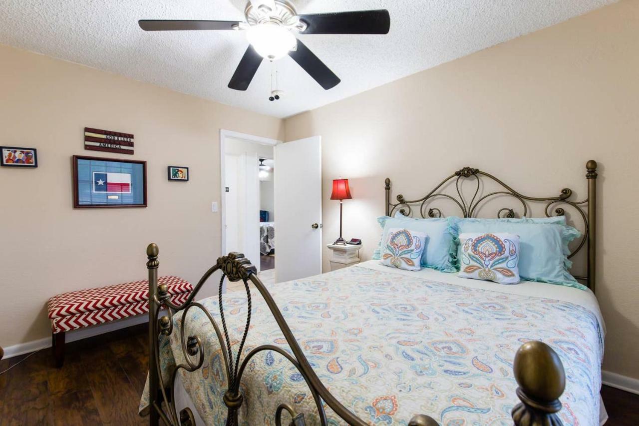 Oasis Near Dfw Airport With Mediterranean Setting Irving Buitenkant foto